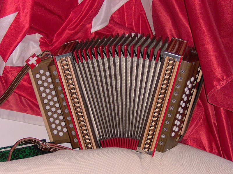 File:Accordeon 100.jpg - Wikimedia Commons