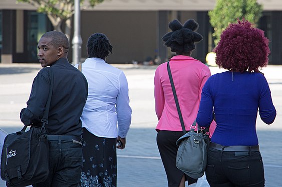 Afro-textured hairstyles, Cape Town (older group, commuters on their way home from work)