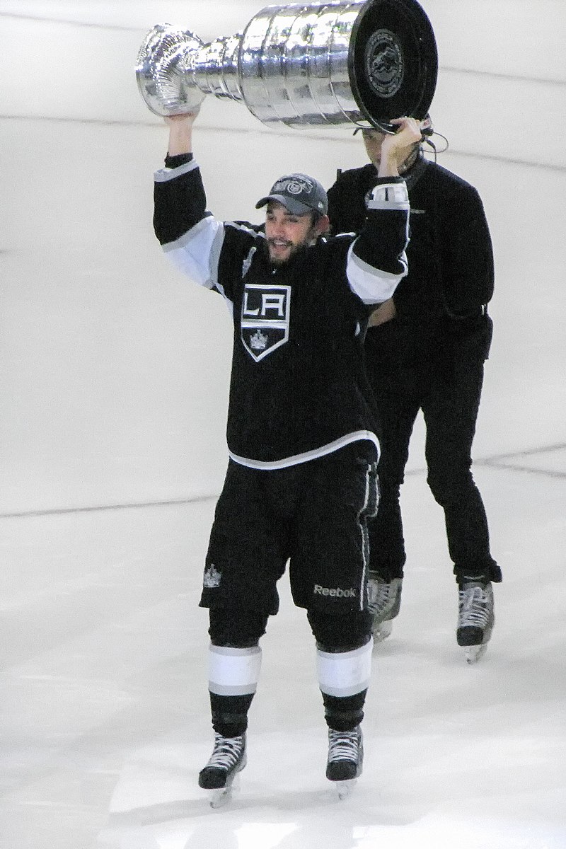 Alec Martinez - Wikipedia