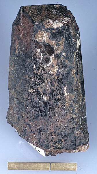 File:Allanite - Olden Township, Frontenac County, Ontario, Canada.jpg