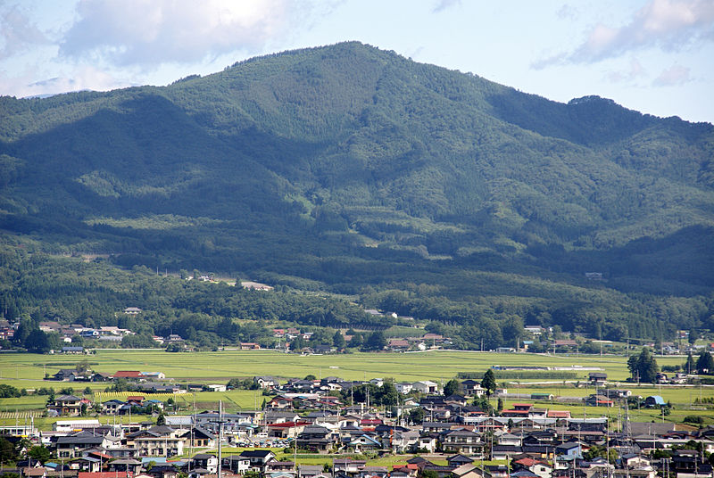 File:Amagamori view from Nabekura Park Tono Iwate pref Japan01s3.jpg