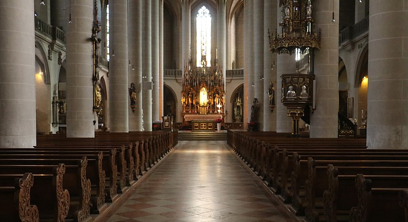 File:Amberg, St Martin, Interior 01b.jpg