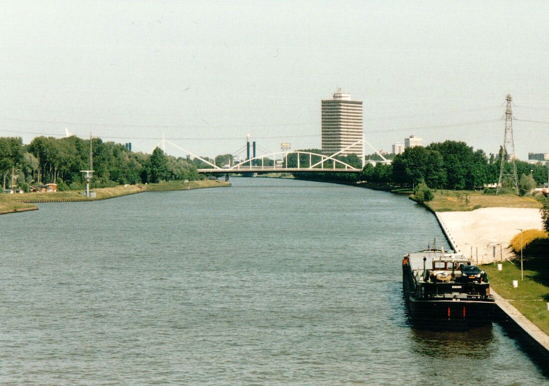 File:Amsterdam-Rijnkanaal.JPG