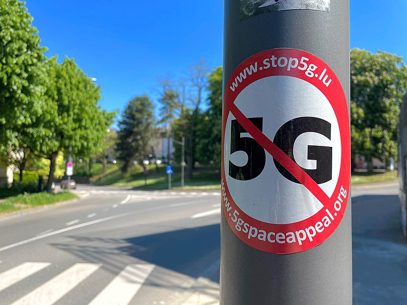 File:Anti 5g conspiracy sticker luxembourg.jpg