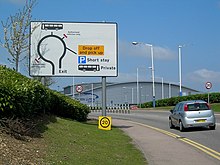 Approaching Luton Airport - geograph.org.uk - 1268083.jpg
