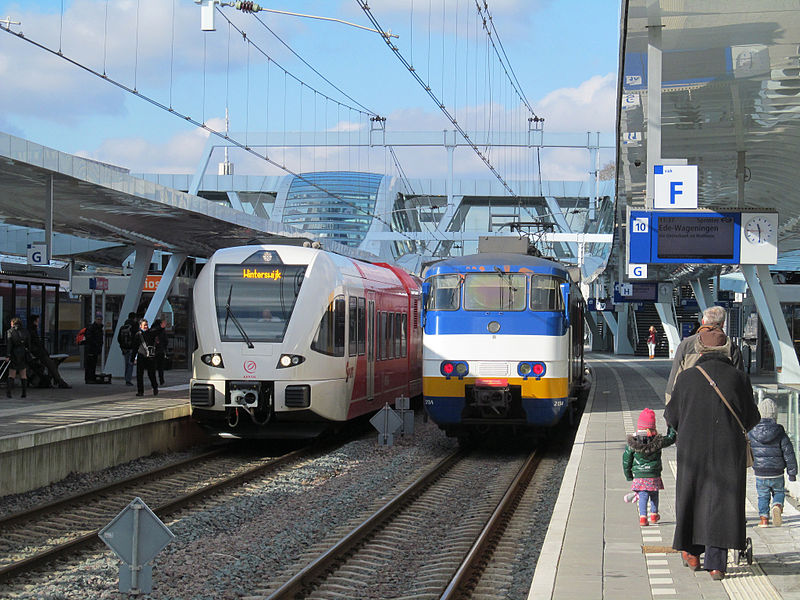 File:Arnhem Station Arriva 368, NS 2134.jpg