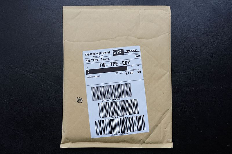 File:B5 Size Package of Amazon.co.jp Sended to Taiwan 20170414a.jpg