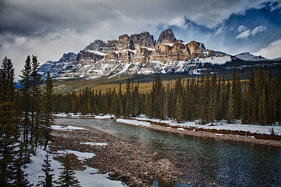 Banff National Park by Anthonymaw (talk • email)