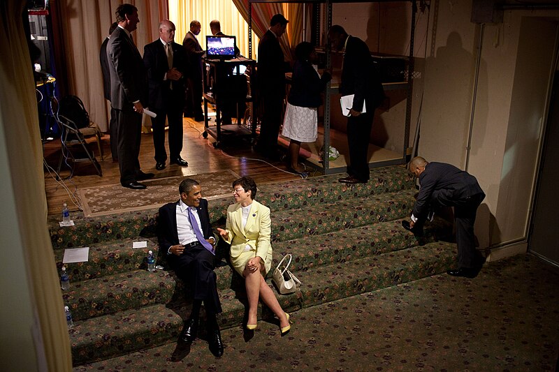 File:Barack Obama talks backstage with Senior Advisor Valerie Jarrett, 2011.jpg