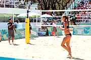 Deutsch: Beachvolleyball bei den Olympischen Jugendspielen 2018; Tag 9, 15. Oktober 2018; Mädchen, Viertelfinale: USA-Spanien 2–1 (21–19/17–21/15–9) English: Beach volleyball at the 2018 Summer Youth Olympics at 15 October 2018 – Girls Quarterfinals: USA-Spain 2–1 (21–19/17–21/15–9)