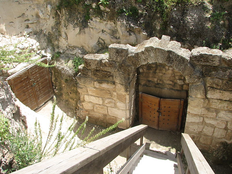 File:Beit She'arim - Cave of the Warrior and his Menorah (2).JPG