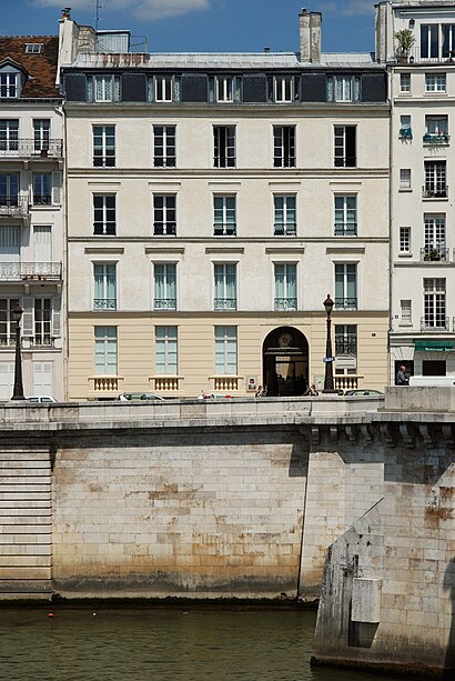 How to get to Bibliothèque Polonaise de Paris with public transit - About the place