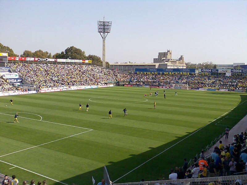 File:Bloomfield Stadium21.jpg