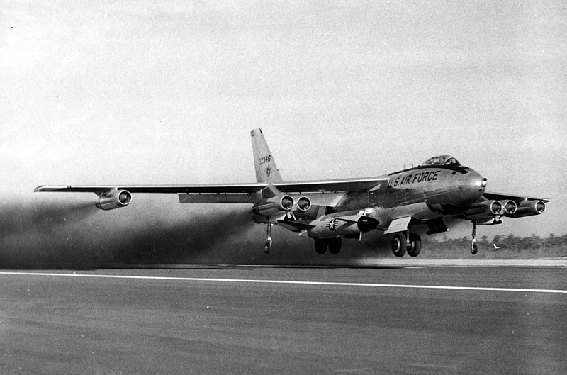 File:Boeing YDB-47E (SN 53-2346) taking off with GAM-63 061025-F-1234S-007.jpg