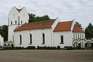 Bosjöklosters kyrka ingår i slottsanläggningen.