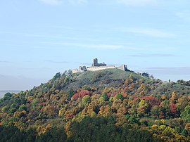 Branč, hrad od juhovýchodu (2).jpg