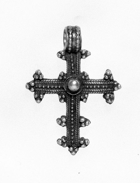 File:Brooklyn Museum 79.72.28 Pendant Cross (2).jpg