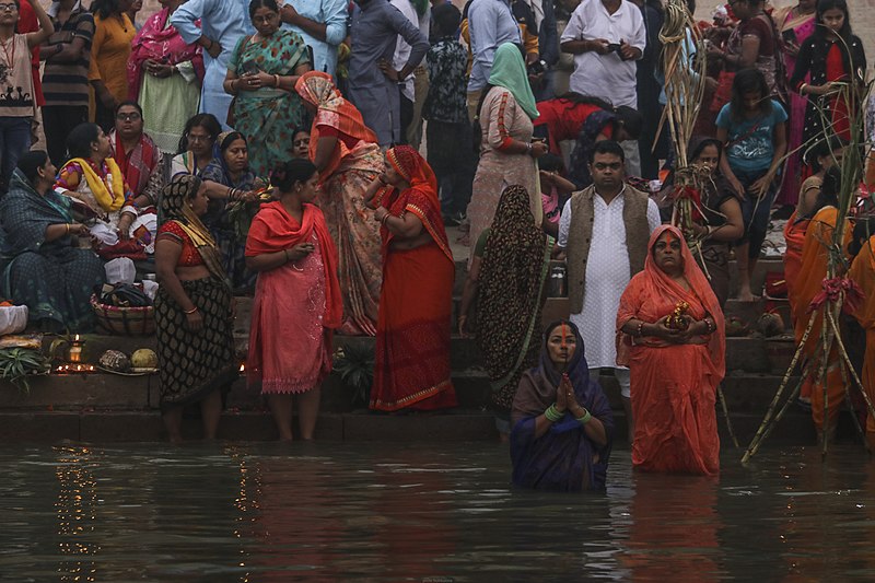 File:Buiobuione-Kartika-Purnima-in-Varanasi-Uttar-Pradesh-India 16.jpg