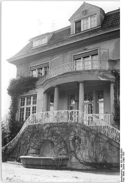 File:Bundesarchiv Bild 183-18889-0001, Potsdam, Karl-Marx-Straße 17, "Stalin-Haus".jpg
