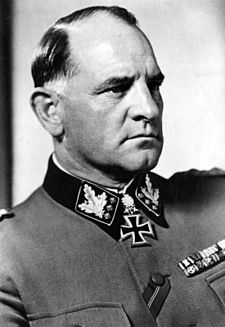 Josef Dietrich jako SS-Oberstgruppenführer und Generaloberst der Waffen-SS