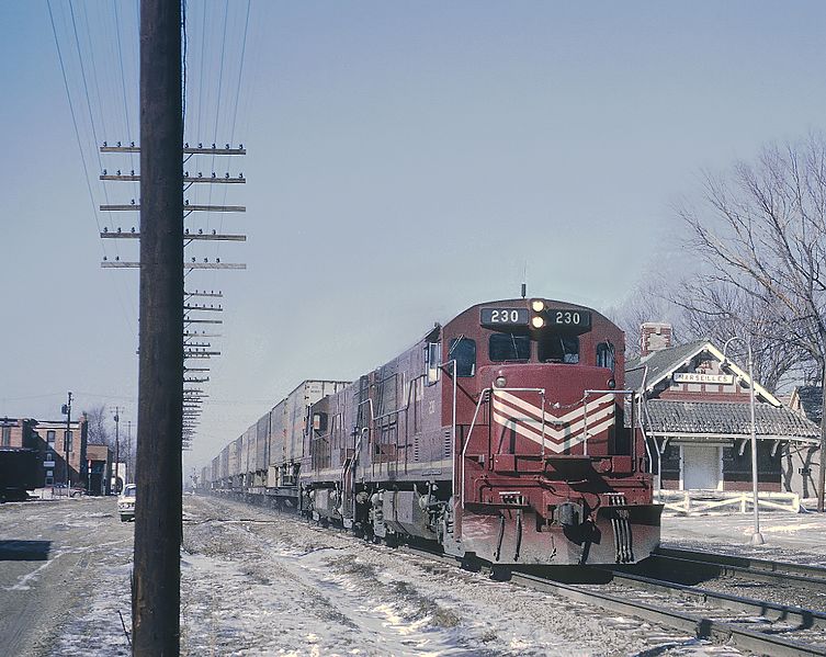 File:CRIP 230 (U25B) passing through Marseilles, IL on January 28, 1967 (22404851591).jpg