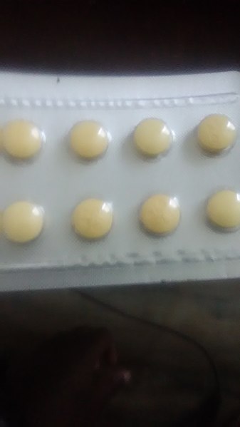 File:Caffeine Pills 200mg.jpg