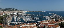 Vue sur le port de la ville de Cannes