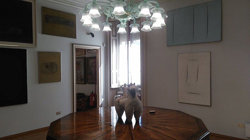 File:Casa Museo Boschi Di Stefano - Aperti per Voi Touring 03.jpg