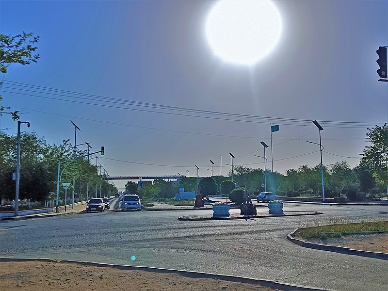 File:Central street in Zhanaozen.jpg