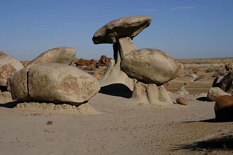 File:Chaco-Bisti-Mesa Verde NOV 06 908-A (3690687954).jpg