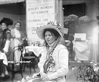 Slečna Christabel Pankhurst, spoluzakladatelka Sociální a politické unie žen, 1909