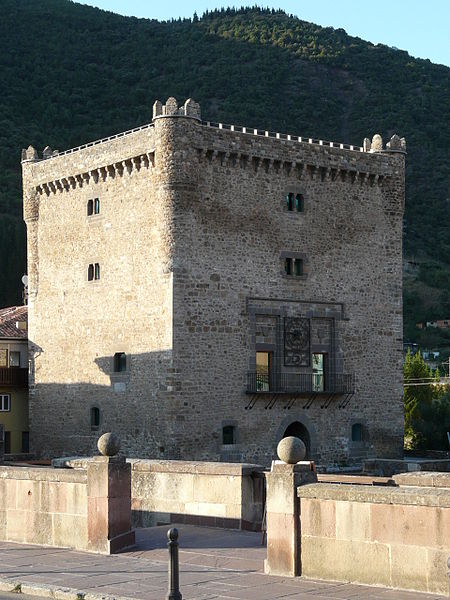 File:Conjunto Histórico Artístico la Villa de Potes.jpg