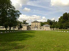 Le collège Saint-Michel (château du Chapois).