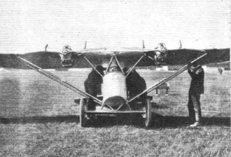 Head-on view of the L21 Daimler L21 front.png