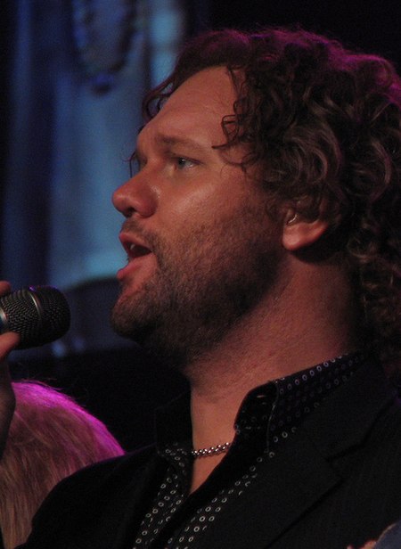 David Phelps (cropped).jpg