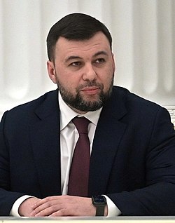 Denis Pushilin under undertecknandet av fördraget mellan Ryssland och DPR den 21 februari 2022