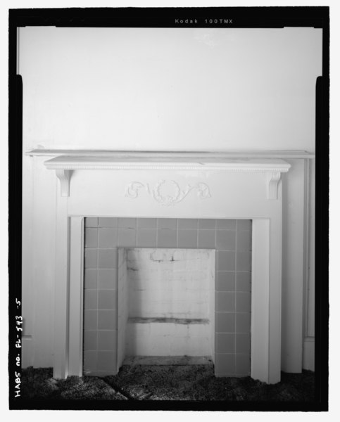 File:Detail of interior living room fireplace mantle - 2005 North Lamar Avenue (House), 2005 North Lamar Avenue, Tampa, Hillsborough County, FL HABS FL-543-5.tif