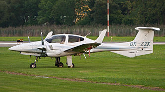 Deutsch: Diamond DA-42 Twin Star (OK-ZZK, cn 42.121) auf dem Flughafen St. Gallen-Altenrhein (LSZR) English: Diamond DA-42 Twin Star (OK-ZZK, cn 42.121) at St. Gallen-Altenrhein Airport (LSZR)