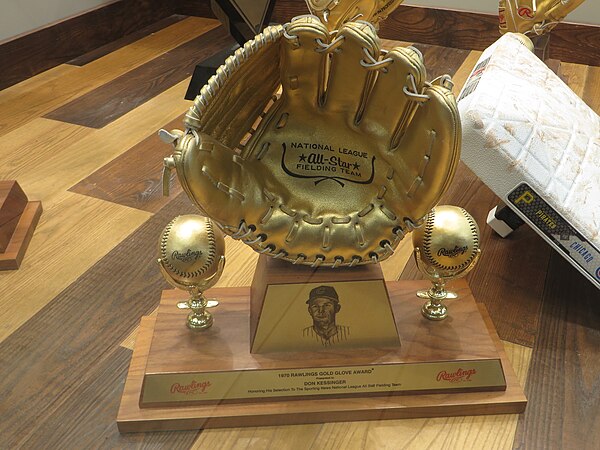 1970 Gold Glove Award trophy, received by Kessinger