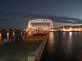 Ilustrační obrázek článku Aerial Lift Bridge