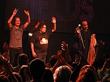 Description de l'image Electric Fields bids farewell to their hometown audience in Adelaide, South Australia.jpg.