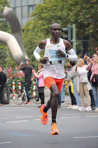 Eliud Kipchoge running world record (2:01:09) at the 2022 Berlin Marathon