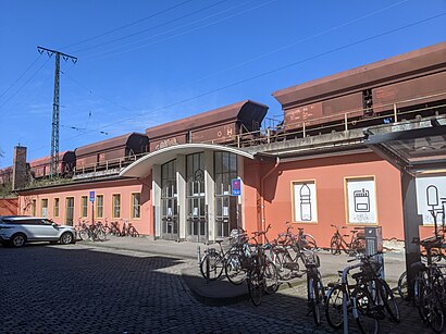 So kommt man zu Bahnhof Köln Süd mit den Öffentlichen - Mehr zum Ort Hier