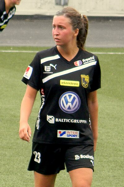 File:Fanny Hjelm 2011-07-24 (1).JPG