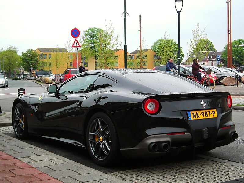 File:Ferrari F12 Berlinetta (26912701327).jpg