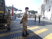 Soldiers of the Italian Army in their service combat uniform Festa della Repubblica 09.JPG