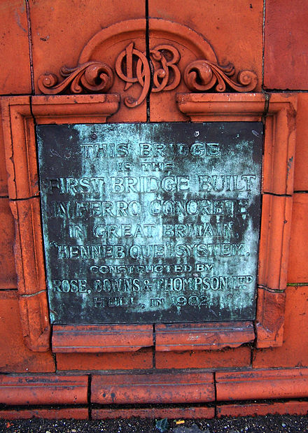 Plaque commemorating the first Ferro-concrete bridge in Britain