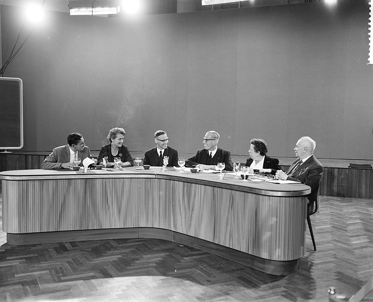 File:Forum over spijtoptanten voor TV. vnr. dr H. Baudet, minister Klompé, I.A. Diep, Bestanddeelnr 913-0557.jpg