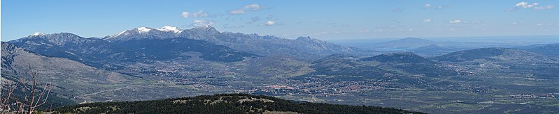 File:Guadarrama, panorámica desde Cabeza Lijar.jpg