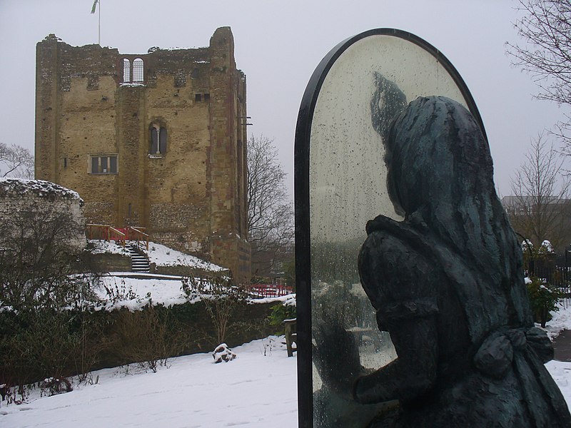 File:Guildford Castle Through the Looking Glass - geograph.org.uk - 2205084.jpg